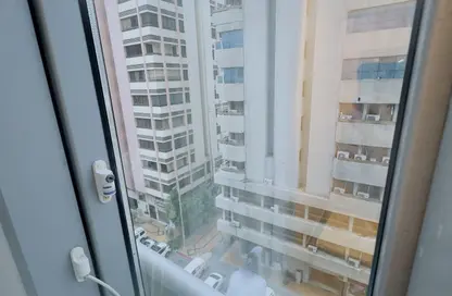 شقة - غرفة نوم - 1 حمام للايجار في الخالدية - أبوظبي شقة - غرفة نوم - 1 حمام للايجار في الخالدية - أبوظبي