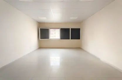 شقة - 2 غرف نوم - 2 حمامات للايجار في مبني الوحدة - المجاز 2 - المجاز - الشارقة