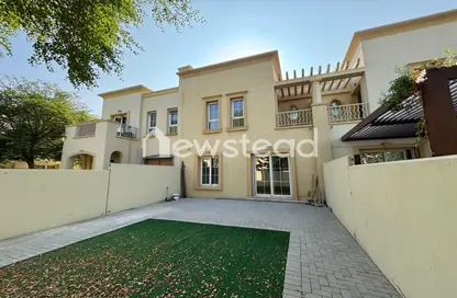 فيلا - 2 غرف نوم - 3 حمامات للايجار في الينابيع 9 - الينابيع - دبي