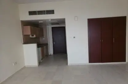 Apartment - Studio - 1 Bathroom for rent in Building X04 - England Cluster - International City - Dubai