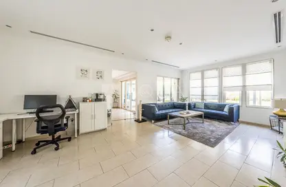 Villa - 3 Bedrooms - 3 Bathrooms for sale in Regional - Jumeirah Park - Dubai