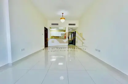 Apartment - 1 Bedroom - 2 Bathrooms for rent in Jumeirah Garden City - Al Satwa - Dubai