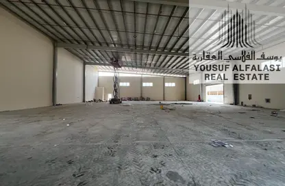 Warehouse - Studio - 4 Bathrooms for sale in Umm Al Thuoob - Umm Al Quwain