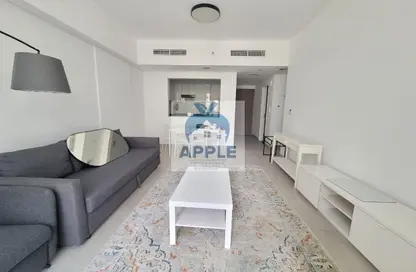 شقة - غرفة نوم - 2 حمامات للبيع في شقق ريحان - الجادة - الشارقة