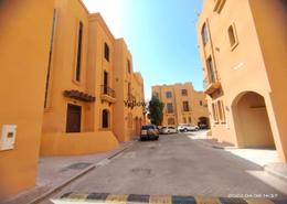 Villa - 4 bedrooms - 6 bathrooms for rent in Ministries Complex - Khalifa Park - Eastern Road - Abu Dhabi