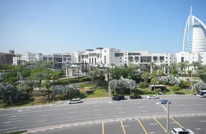 Apartment - 2 Bedrooms - 3 Bathrooms for sale in Lamtara 2 - Madinat Jumeirah Living - Umm Suqeim - Dubai