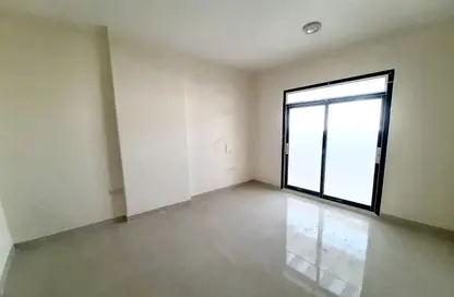 Empty Room image for: Apartment - 1 Bedroom - 2 Bathrooms for rent in Hai Al Murabbaa - Central District - Al Ain, Image 1