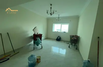 Apartment - 2 Bedrooms - 2 Bathrooms for rent in Sarkua Tower - Al Majaz 2 - Al Majaz - Sharjah