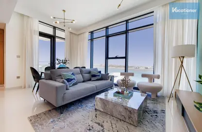 Living Room image for: Apartment - 2 Bedrooms - 2 Bathrooms for rent in Beach Vista - EMAAR Beachfront - Dubai Harbour - Dubai, Image 1