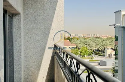 شقة - 2 غرف نوم - 3 حمامات للايجار في سيتي كومباس ليفينج - مجمع دبي للاستثمار - دبي