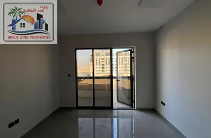 شقة - غرفة نوم - 2 حمامات للايجار في مجمع مويلح - تجارية مويلح - الشارقة