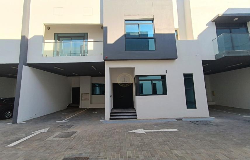Villa for Rent in Al Ain Ladies Club New Compound Luxurious Central