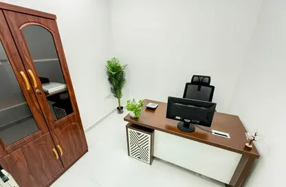Office Space - Studio - 1 Bathroom for rent in Red Avenue - Al Garhoud - Dubai