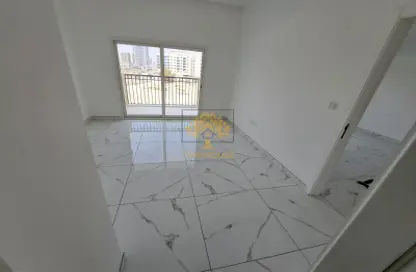 Empty Room image for: Apartment - 1 Bedroom - 2 Bathrooms for sale in Al Ghaf 1 - Arjan - Dubai, Image 1
