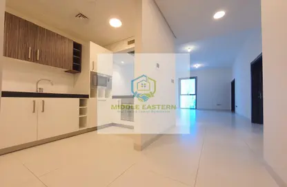 Kitchen image for: Apartment - 1 Bedroom - 2 Bathrooms for rent in Danet Abu Dhabi - Abu Dhabi, Image 1