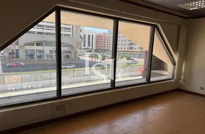 Office Space - Studio - 2 Bathrooms for rent in East Corniche road - Hamdan Street - Abu Dhabi