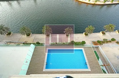 صورة لـ حوض سباحة شقة - 3 غرف نوم - 4 حمامات للايجار في P1640 - شاطئ الراحة - أبوظبي ، صورة رقم 1
