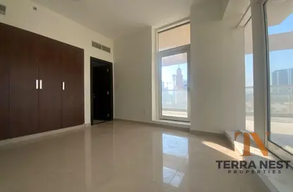 دوبلكس - 3 غرف نوم - 3 حمامات للايجار في بناية رويال جي في سي - الضاحية 10 - قرية الجميرا سركل - دبي