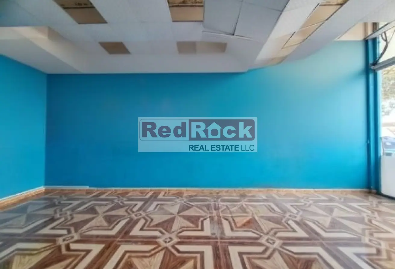 Shop for rent in Industrial Area 4
