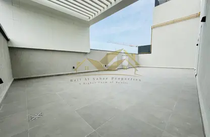 Penthouse - 3 Bedrooms - 5 Bathrooms for rent in Jumeirah Garden City - Al Satwa - Dubai