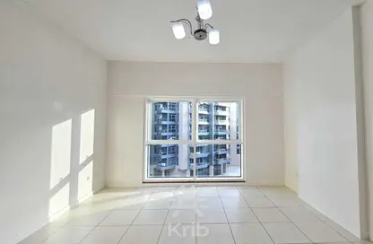 Apartment - 1 Bathroom for rent in Cascades Tower - Dubai Marina - Dubai