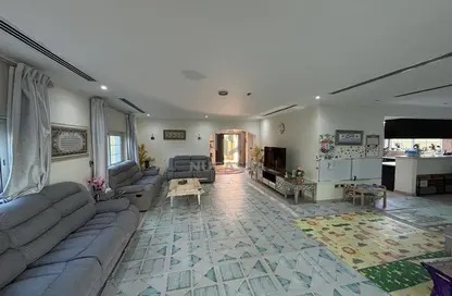 Villa - 3 Bedrooms - 3 Bathrooms for rent in Legacy - Jumeirah Park - Dubai