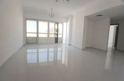 Apartment - 2 Bedrooms - 3 Bathrooms for rent in Muwaileh 3 Building - Muwaileh - Sharjah