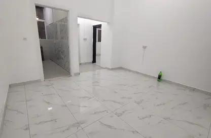 Apartment - 1 Bedroom - 1 Bathroom for rent in Baniyas East - Baniyas - Abu Dhabi