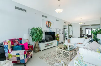 Apartment - 2 Bedrooms - 3 Bathrooms for sale in Azure Residences - Palm Jumeirah - Dubai