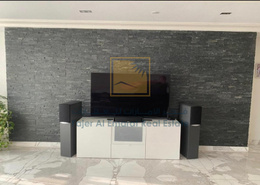Luxury 4 BHK + 2 Car Parking /Full Sea View