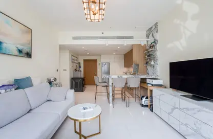 Apartment - 1 Bedroom - 1 Bathroom for sale in Beach Vista - EMAAR Beachfront - Dubai Harbour - Dubai