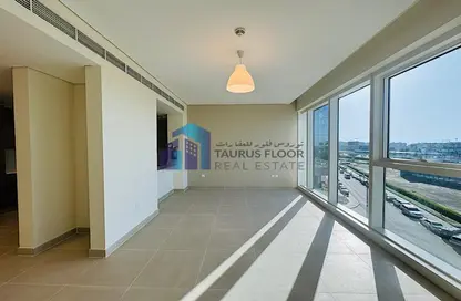 شقة - غرفة نوم - 2 حمامات للايجار في برج تيارا الشرقي - الخليج التجاري - دبي