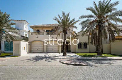 Outdoor House image for: Villa - 4 Bedrooms - 5 Bathrooms for sale in Garden Homes Frond D - Garden Homes - Palm Jumeirah - Dubai, Image 1