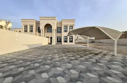 Villa - 5 Bedrooms - 6 Bathrooms for rent in Mohamed Bin Zayed Centre - Mohamed Bin Zayed City - Abu Dhabi