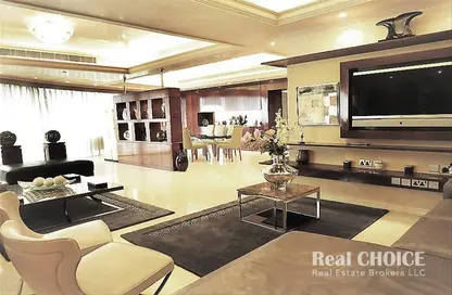 Living Room image for: Penthouse - 2 Bedrooms - 4 Bathrooms for sale in La Residencia Del Mar - Dubai Marina - Dubai, Image 1