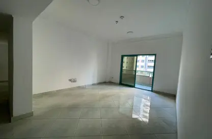 Apartment - 3 Bedrooms - 3 Bathrooms for rent in Al Khan Lagoon - Al Khan - Sharjah