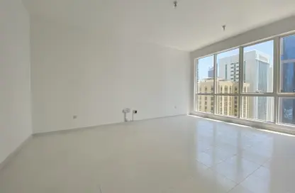 شقة - 2 غرف نوم - 4 حمامات للايجار في دلما ريزيدنس - شارع حمدان - أبوظبي