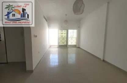 Apartment - 2 Bedrooms - 2 Bathrooms for rent in Al Qulaya'ah - Al Sharq - Sharjah