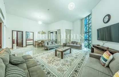Living Room image for: Apartment - 2 Bedrooms - 2 Bathrooms for rent in 29 Burj Boulevard Podium - 29 Burj Boulevard - Downtown Dubai - Dubai, Image 1