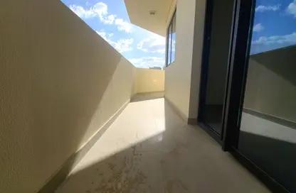 شقة - غرفة نوم - 2 حمامات للايجار في الزاهية - تجارية مويلح - الشارقة