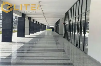 Retail - Studio for rent in Azizi Riviera 20 - Meydan One - Meydan - Dubai
