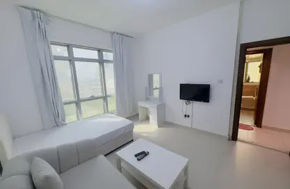 Apartment - 1 Bedroom - 1 Bathroom for rent in Khalidiya Tower - Khalidiya Street - Al Khalidiya - Abu Dhabi
