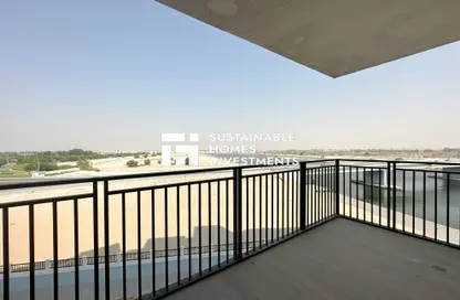 Balcony image for: Apartment - 2 Bedrooms - 2 Bathrooms for sale in Waters Edge - Yas Island - Abu Dhabi, Image 1