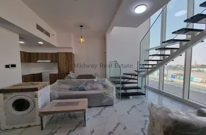 Apartment - 2 Bedrooms - 3 Bathrooms for rent in Oasis Residences - Masdar City - Abu Dhabi