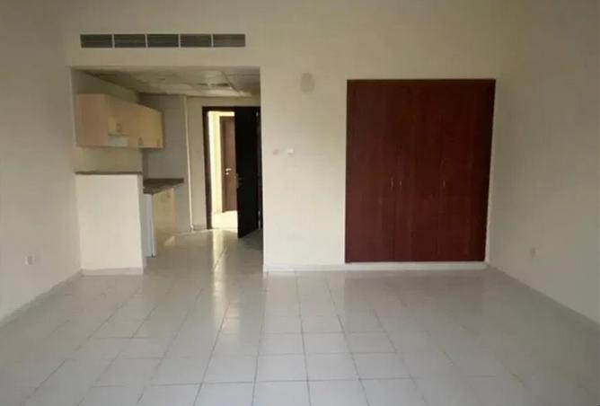 WITH BALCONY || NEAR BUS STOP || STUDIO