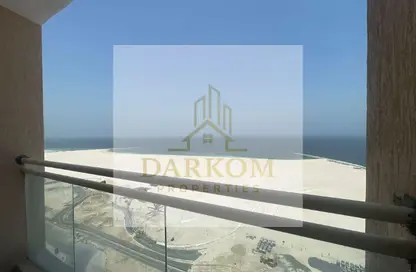 شقة - 3 غرف نوم - 2 حمامات للايجار في برج الكورنيش - طريق كورنيش عجمان - عجمان
