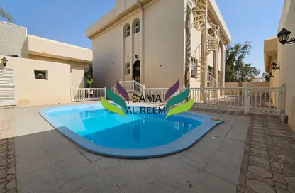 Villa - 4 Bedrooms - 4 Bathrooms for rent in Jumeirah 1 Villas - Jumeirah 1 - Jumeirah - Dubai