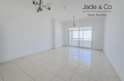 شقة - غرفة نوم - 2 حمامات للايجار في برج ربيعة - مجان - دبي لاند - دبي