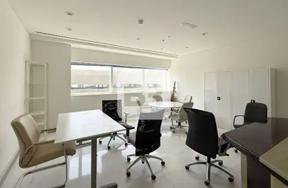 Office Space - Studio - 1 Bathroom for rent in Fairmont Hotel - Sheikh Zayed Road - Dubai