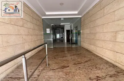 شقة - 2 غرف نوم - 2 حمامات للايجار في مجمع مويلح - تجارية مويلح - الشارقة